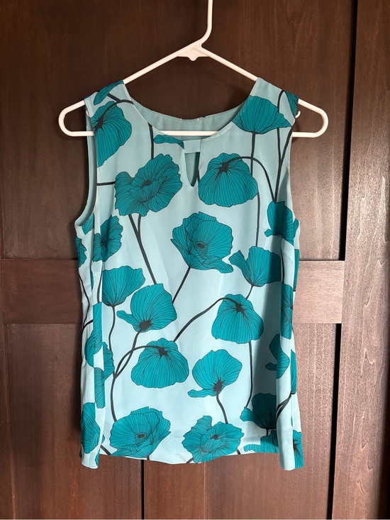 CAbi Tops - CAbi Teal Floral Sleeveless Keyhole Blouse